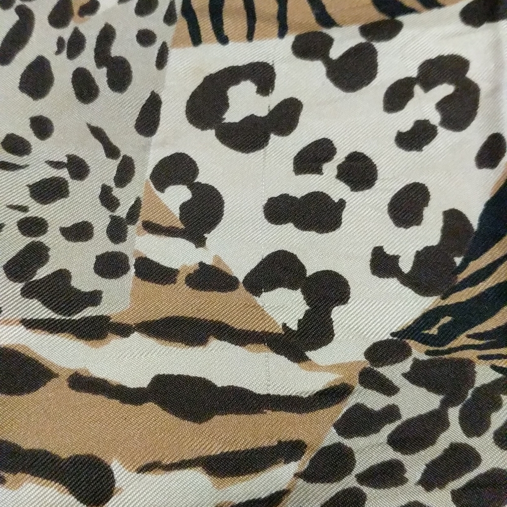 Bill Blass 100% Silk Scarf Animal Print - Picture 11 of 11
